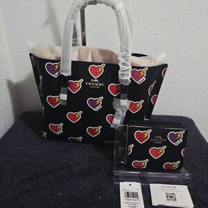 NWT COACH CW435 Heart Bolt Mollie 25 Bag w/Matching NWT Heart Bolt Snap Wallet